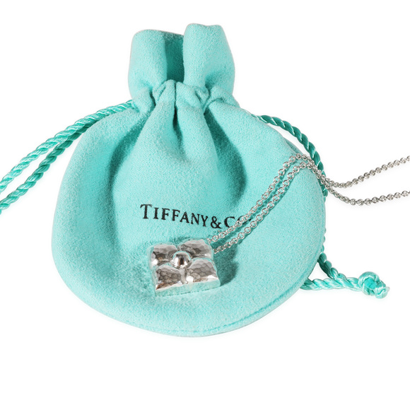 Tiffany & Co. Paloma Picasso Fiore Pendant in Sterling Silver on a Chain - Picture 4 of 4